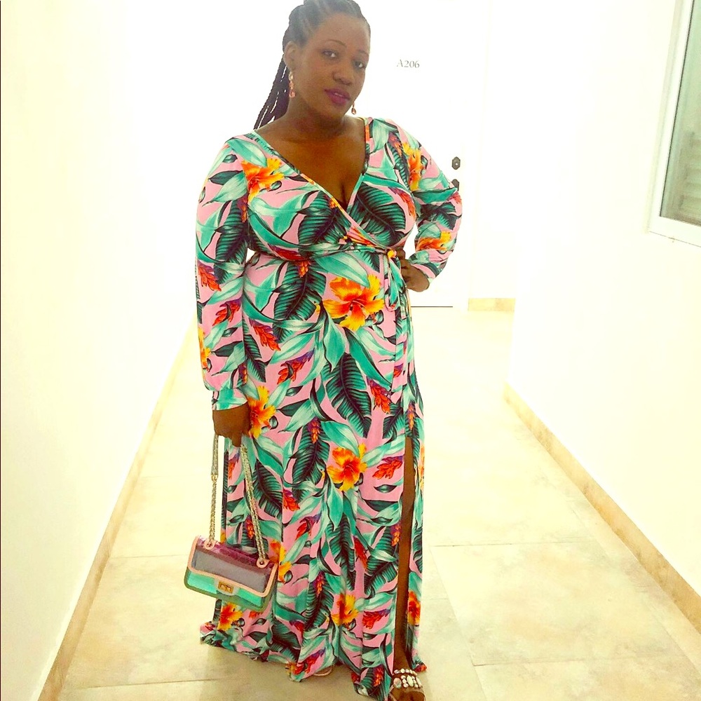 COPY - Plus Size high slit maxi dress